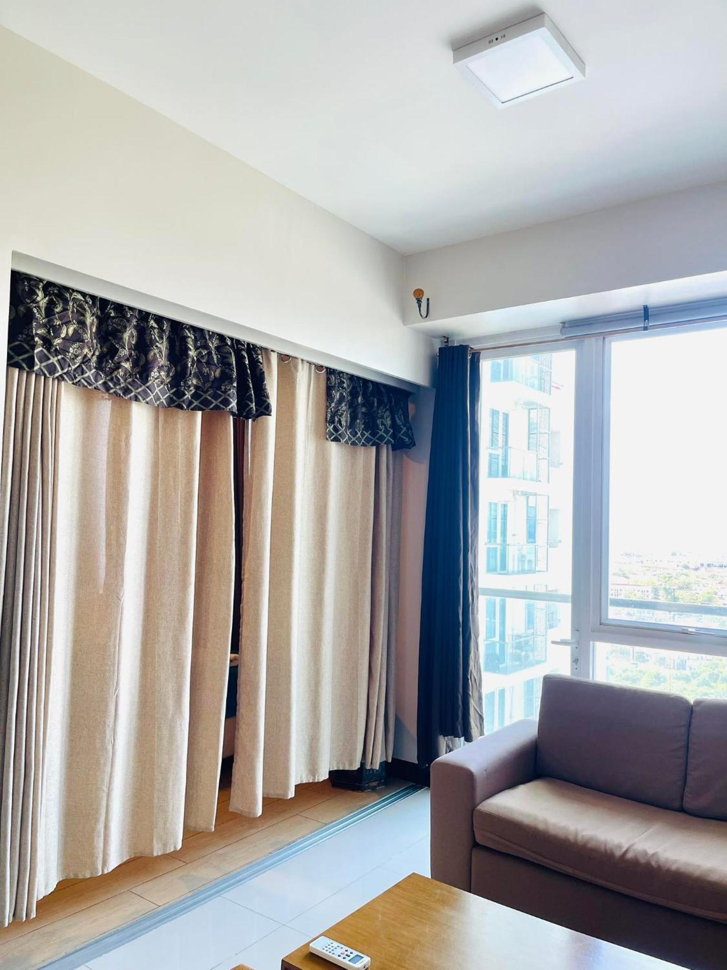 Mactan Newtown Condo With Pool Access マクタン エクステリア 写真