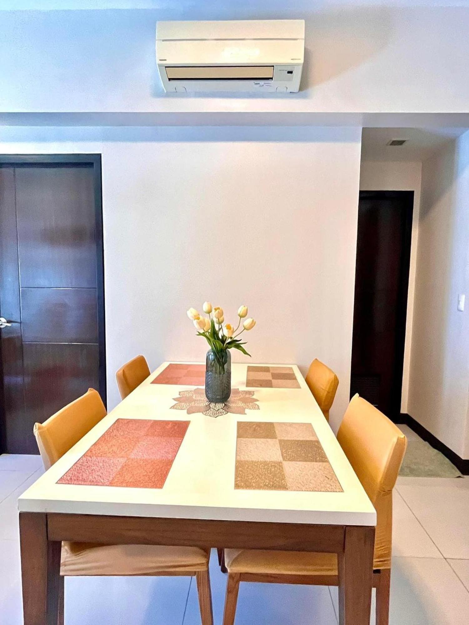 Mactan Newtown Condo With Pool Access マクタン エクステリア 写真