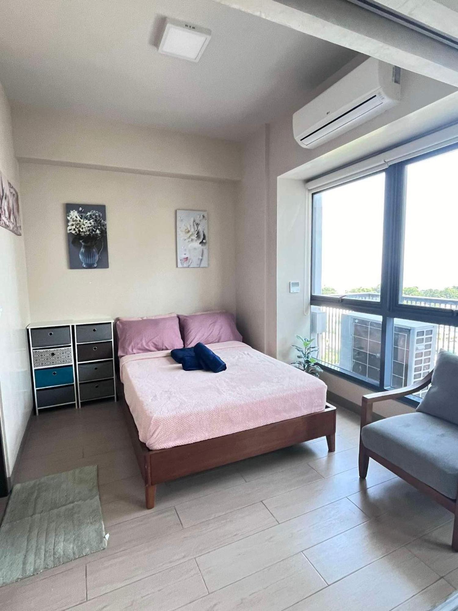 Mactan Newtown Condo With Pool Access マクタン エクステリア 写真