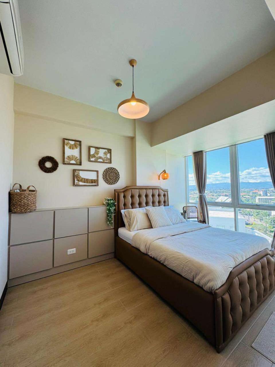 Mactan Newtown Condo With Pool Access マクタン エクステリア 写真