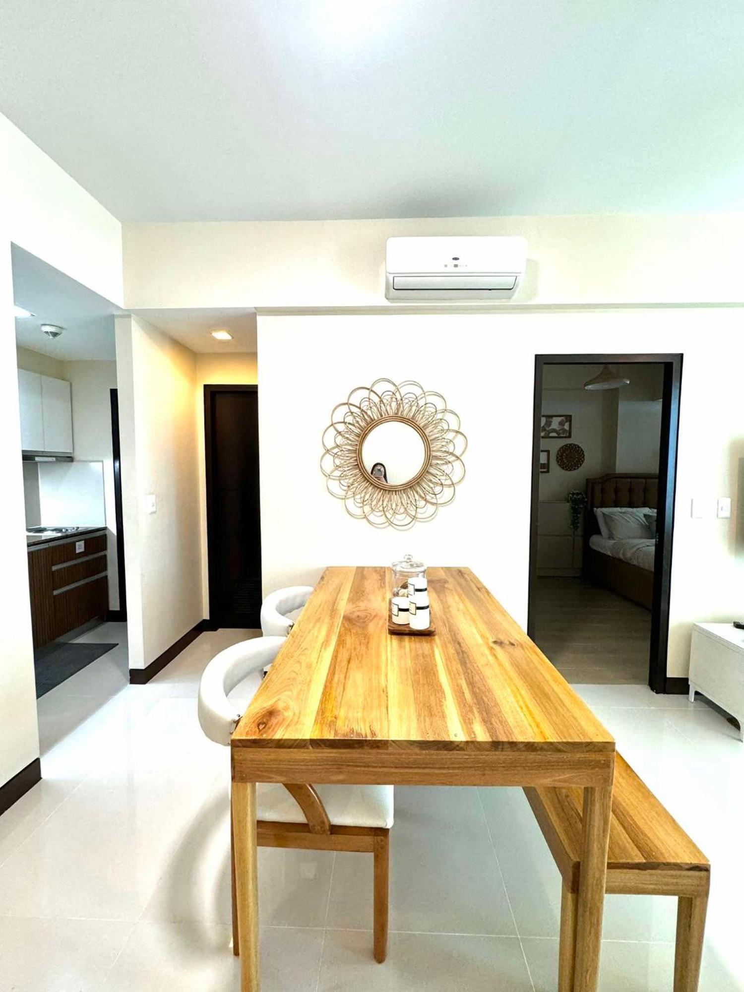 Mactan Newtown Condo With Pool Access マクタン エクステリア 写真